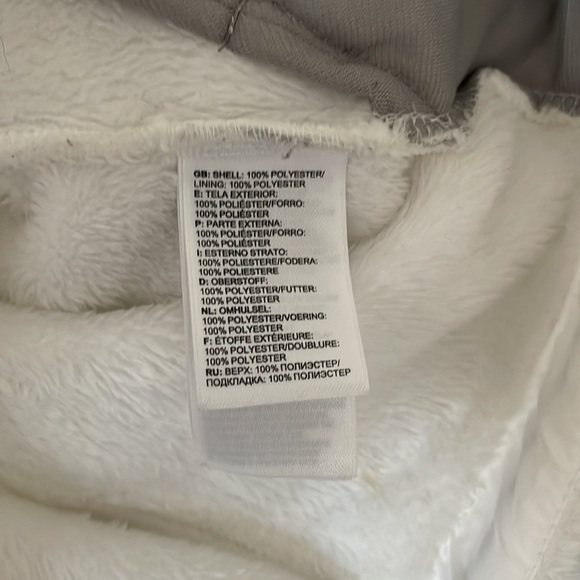 The North Face White Hooded Fuzzy Jacket / Coat - Picture 4 of 4